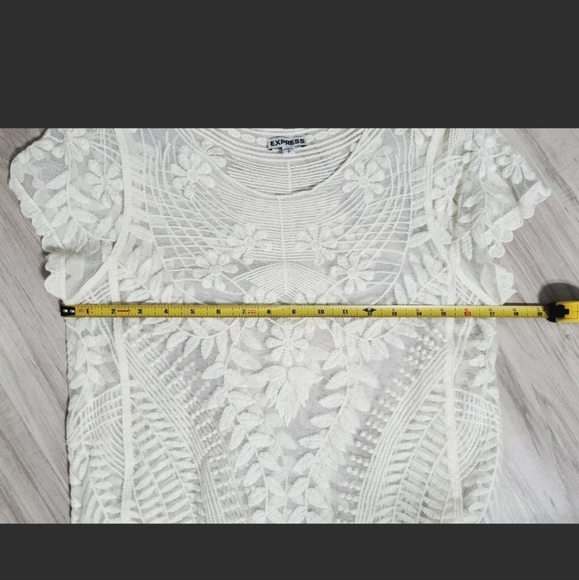 EXPRESS sheer Women's Open Knit top Ivory Crochet Size Small floral - Picture 3 of 8